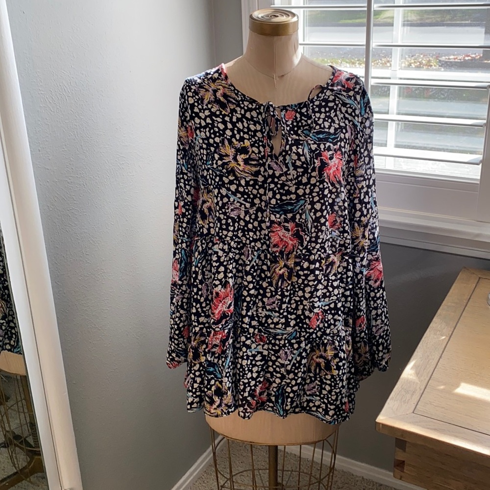 Black and multicolored tunic blouse